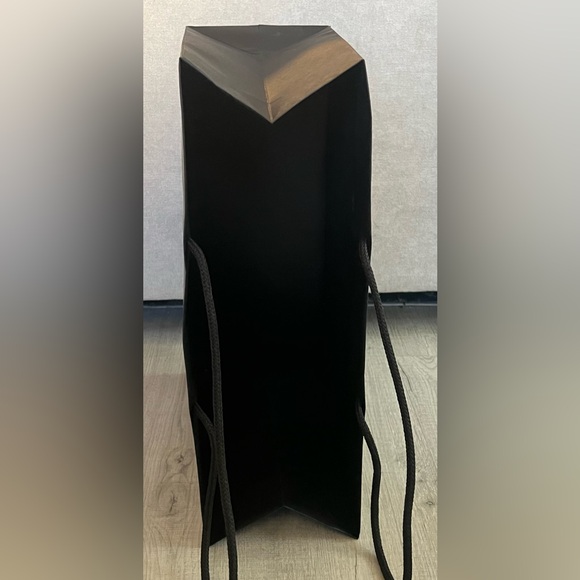 CHANEL Medium Paper Bag - Picture 5 of 8